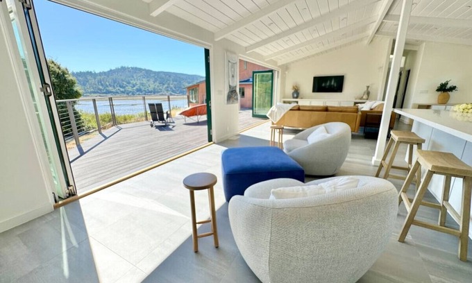 Point Reyes Station Casa | Point of Views - An Absolute Gem!