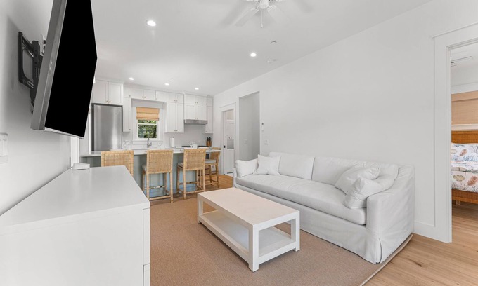 Rosemary Beach Cabaña | Point of View Carriage House - Close to Cabana Pool and North Barrett Square!