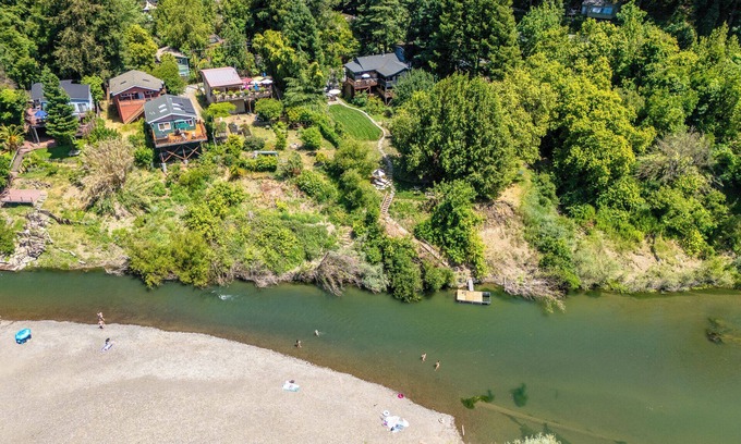 Hacienda Casa | Point of View~NEW Stunning & Epic Home! Private Dock! w/Hot Tub, Pups, WiFi