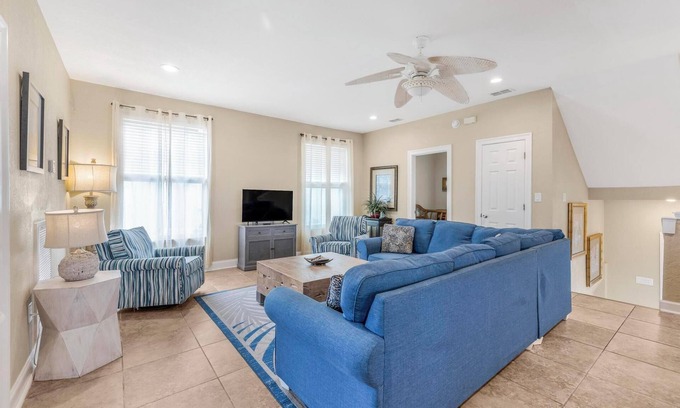Fort Morgan Pines Casa | 🌴Point of View: Steps from the Sand, Pools & Fun!🌴