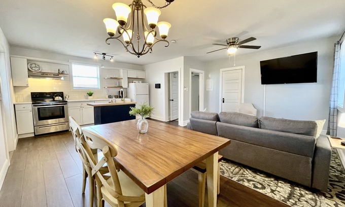 New Bern Casa | Point on Pollock - Brewery Row - Brim of Downtown