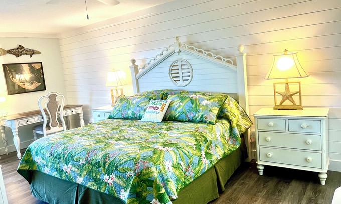 Sanibel Condominio | Complejo de Pointe Santo frente a la playa Semanas de agosto todavía disponibles