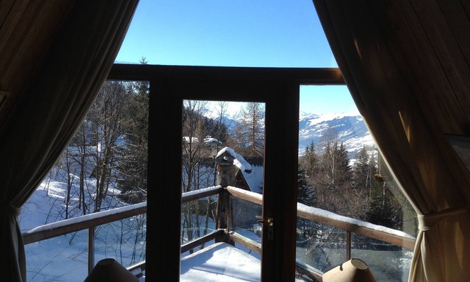Arc-1600 Chalet De Esquí | Puntiagudas ARCS carácter Chalet 1600