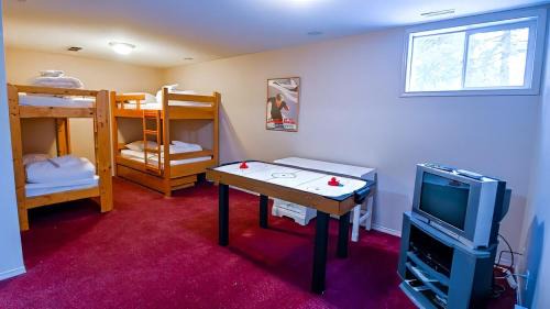 East Kootenay Apartamento | Polar Peak Chalet by Fernie Lodging Company