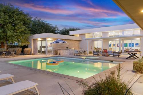 La Quinta Casa | Polo Villa 2 by AvantStay Entertainer's Backyard w Vball Court, Pool & Spa 260-314 6 Bedrooms