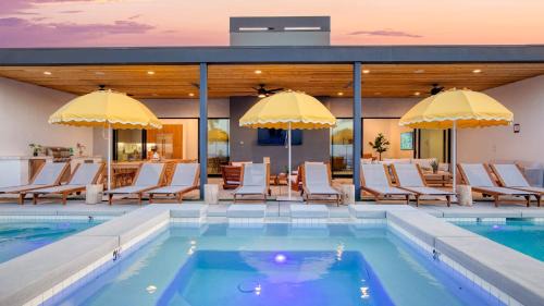 La Quinta Casa | Polo Villas Bella 2 Homes Putting Green Bocce Ball Sleeps 32
