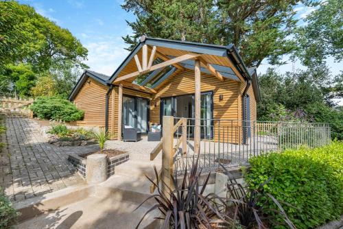 Tresillian Casa | Polsue Gardens - Monterey