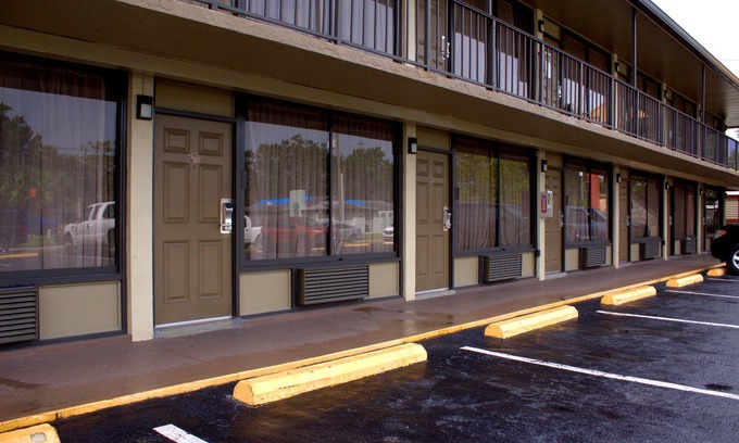 St. Cloud Hotel | Polynesian Inn