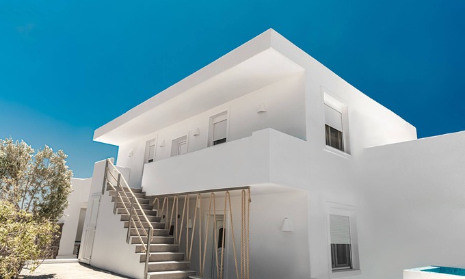 Perivolos Apartamento | Pomegranate Tree House 1.5km from Black Beach