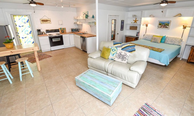 East End Cabaña | ¡Hermoso! A pasos de la playa "POMPANO". Estudio de playa. Escapada de pareja perfecta.