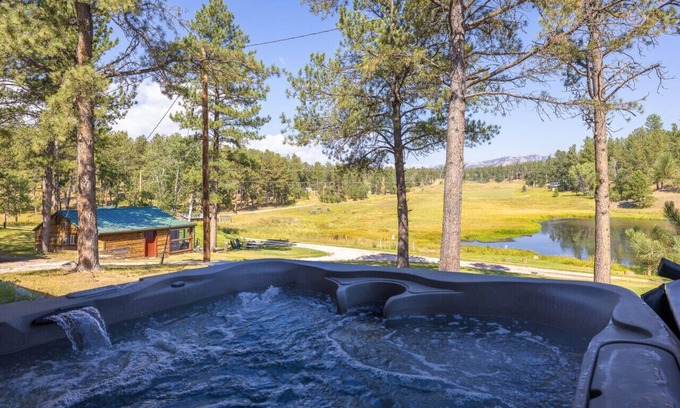 Custer Apartamento | Pondside Lodge: Hottub + Sauna + Firepit + Game Room