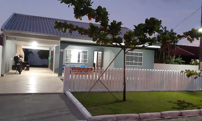 Balneario Praia do Leste Casa | Pontal do PR / Balneário Guarapari / Up to 10 people