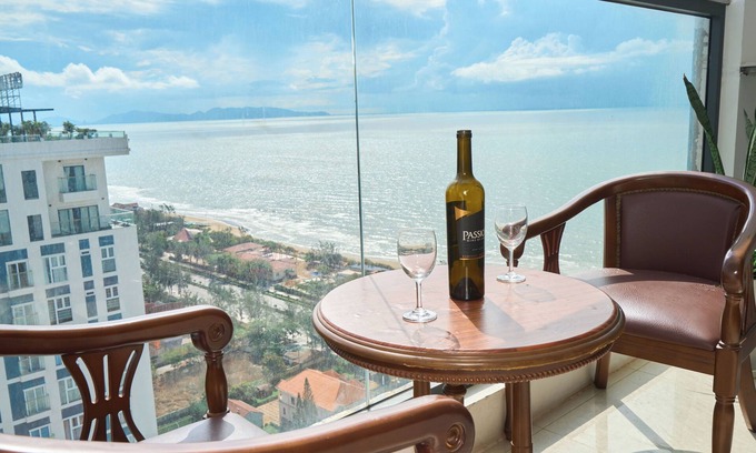 Thang Tam Apartamento | Pooh House tiene 3 dormitorios con amplias vistas al mar y brisa.