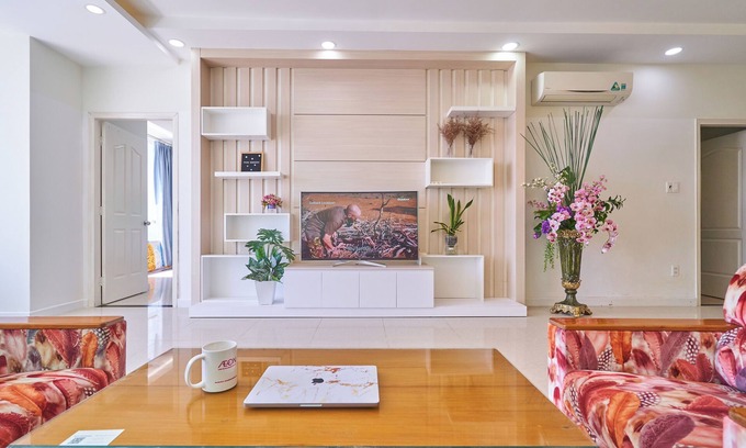 Thang Tam Apartamento | Pooh House tiene 3 dormitorios con amplias vistas al mar y brisa.