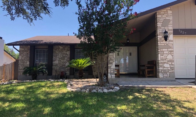 Heritage Casa | POOL, 3 / 2 home next to Lackland AFB and SeaWorld