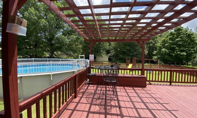 Westgate Casa | POOL! 4 beds, near Camp Lejeune, in Golf Course community, near Beaches sleeps 8