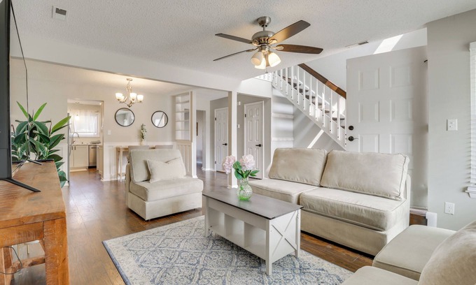 Virginia Beach Casa | Pool Access: Family-Friendly Virginia Beach Home!