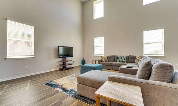 St. Cloud Casa | Pool Access: Family Gem w/Views in St Cloud!
