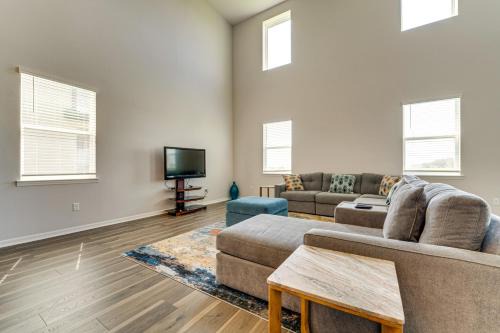 St. Cloud Casa | Pool Access Family Gem with Views in St Cloud!