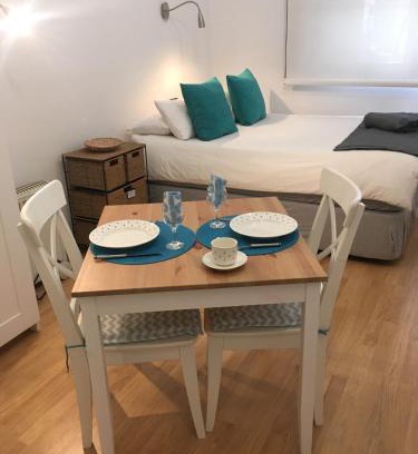 La Merced Apartamento | Pool and garage old town