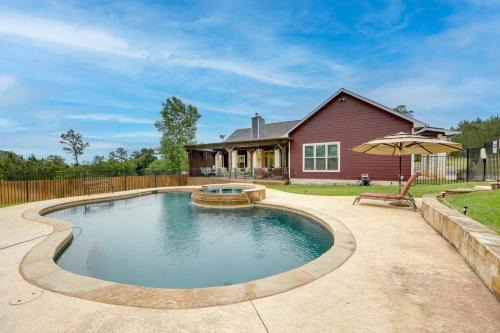 Bastrop Casa | Pool and Hot Tub in Sunny Smithville Getaway!