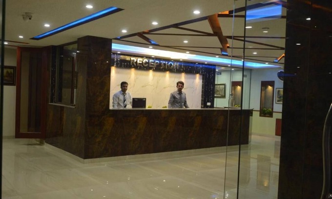 Lahore Hotel | Pool And Park Hotel