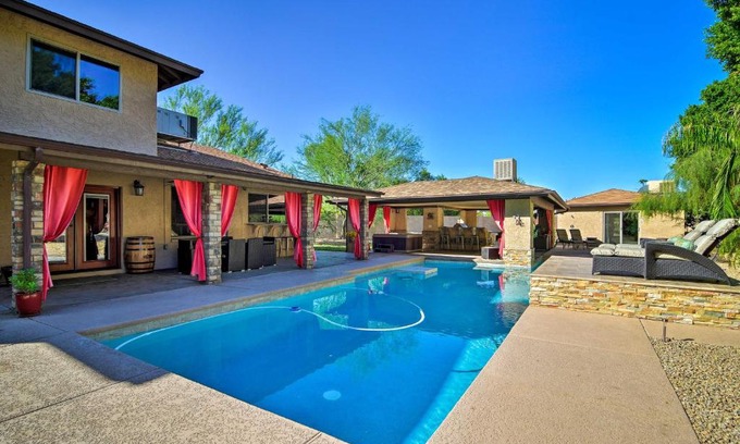 Mesa Casa | Pool, Bar and Game Room Red Mountain Mesa Oasis