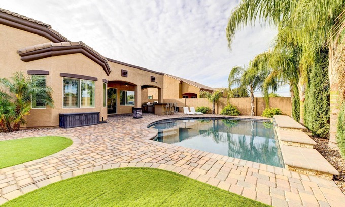 Queen Creek Casa | Pool, BBQ & Bar: Family Home in Queen Creek