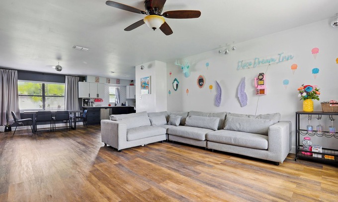 St. Cloud Casa | Pool+Fire Pit+Grill+Walk to Lake+Close to Disney+Pet Friendly
