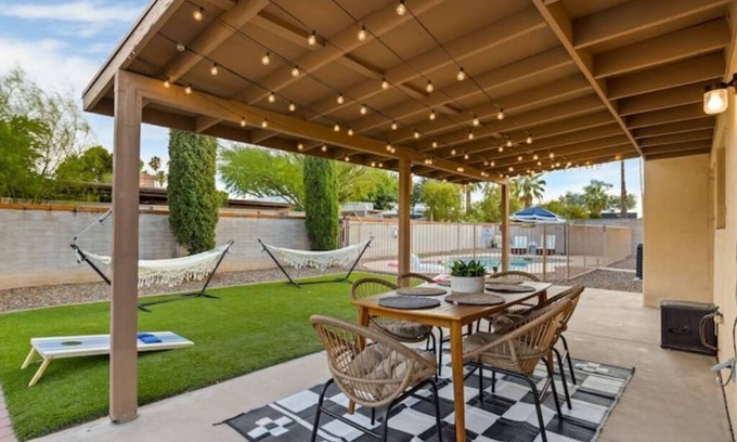 Tucson Casa | Pool Fire Pit Ping-Pong