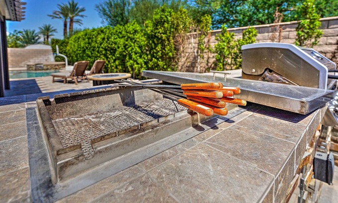 Indio Cabaña | Pool & Game Room: Pet-friendly Indio Retreat