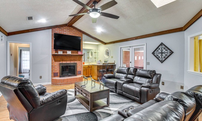 Hinesville Casa | Pool + Gameroom: Family Fun Retreat in Hinesville!