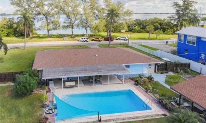 Sunny Shores Casa | Pool home on the Bay, large private yard near AMI