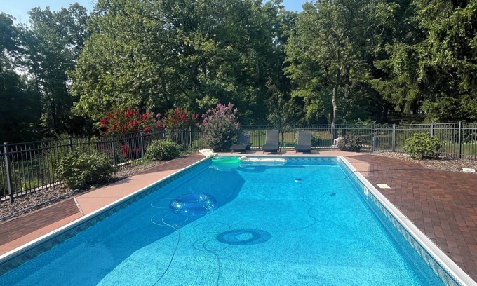 Dover Casa | Pool, Hot Tub , 4-bedroom house in charming Dover with WiFi, AC. Enjoy your stay