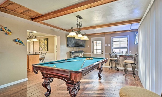 Walsingham Casa | Pool, Hot Tub & Billard Beach Escape, Dog Friendly