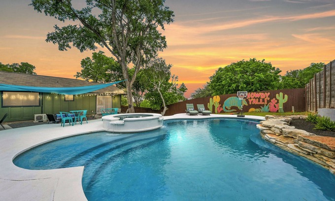 Riverside Casa | Pool, Hot Tub, Mural, Grill, Game Room, Mins to DT