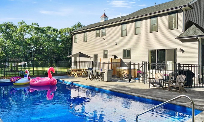 West Dennis Casa | Pool Hot Tub Near Beach Fire Pit 2 King Primary Bedrooms Shark Lookout