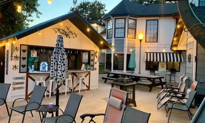 Edmond Casa | POOL & HOT TUB 5bed/3.5bath @ Czarnik Land
