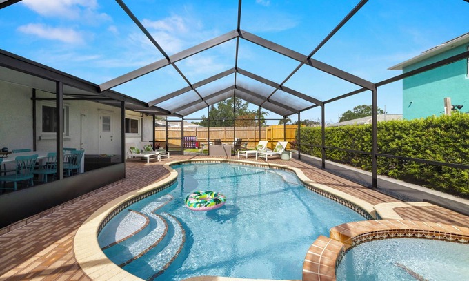 Bradenton Casa | Pool+HotTub+Outdoor Movie+GameRoom+Arcade