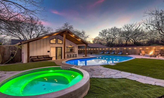 South Manchaca Casa | Private Heated Pool & Spa, Pool House, Minutes from Downtown - by PMI Austin Metro