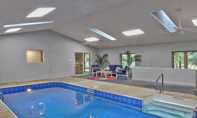 Hot Springs Village Casa | Pool House on Ponce De Leon
