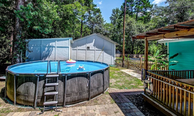 Montgomery Casa | Pool House! Sweet Sunny Retreat- Both Houses
