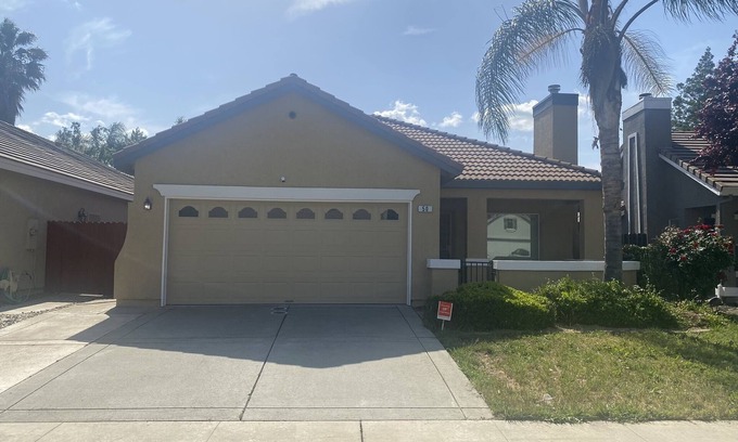 North Natomas Casa | Pool house