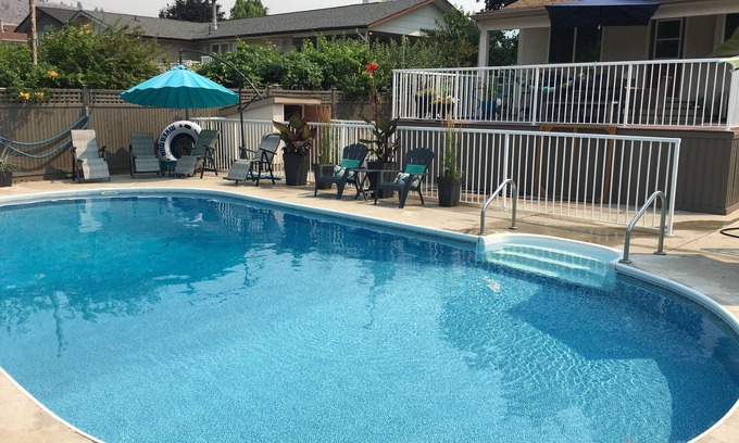 Okanagan-Similkameen Casa | Pool, King beds, Large Deck!