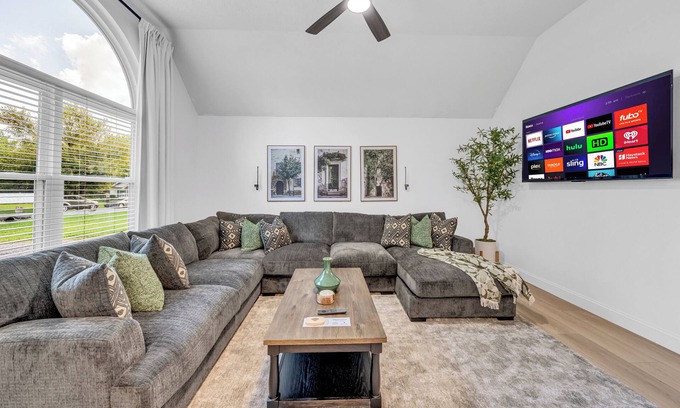 Murfreesboro Casa | Pool, King size bed, quiet cul-de-sac. Welcome home!