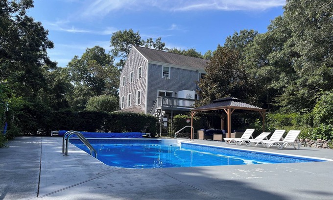 Sandwich Casa | POOL, LARGE NEWLY RENOVATED: 4+ Bedroom, lots of room