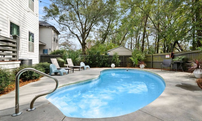 North Charleston Apartamento | Pool Oasis! - 4 Bedrooms - Close to Downtown