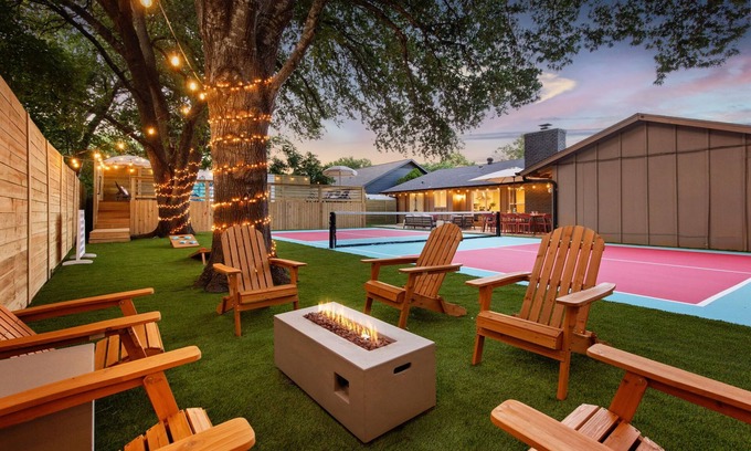 North Austin Civic Association Casa | Pool, Pickleball, Resort Backyard, 16min to Downtown - Modern Cowgirl
