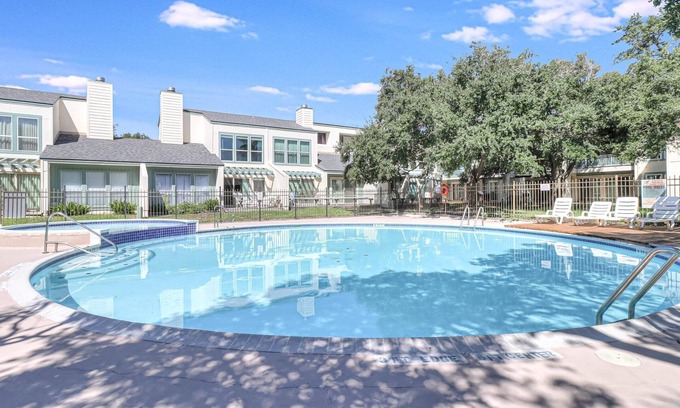 Sailhouse Condominio | Pool, Pier, Boat dock, Ramp and Trailer Parking, Tennis Courts.