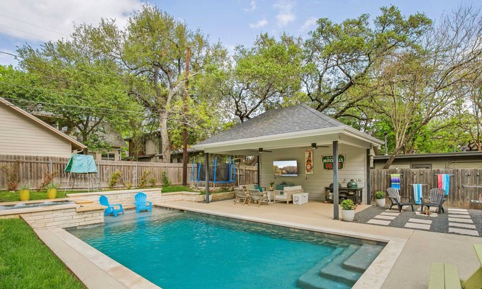 Tarrytown Casa | Pool & Spa in Tarrytown: Bike/Walk to Downtown & Zilker Park
